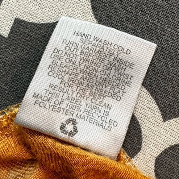 Flowy, soft, yellow and white, tie dye t-shirt. - Picture 4 of 4